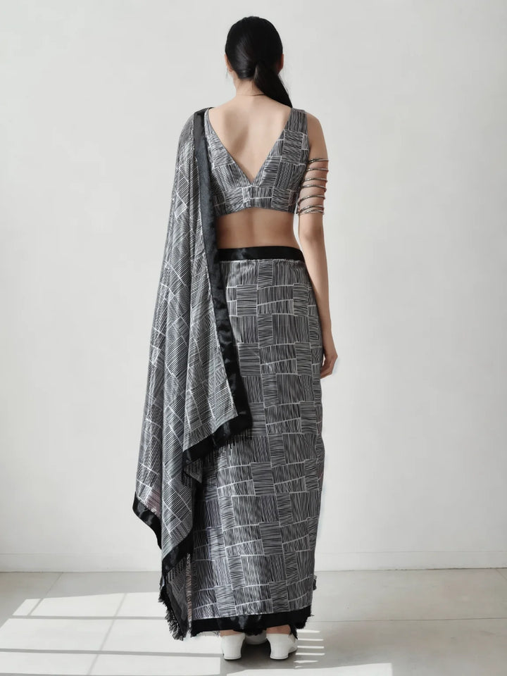 Stylish Black Chinon Saree  with Chic Digital Prints