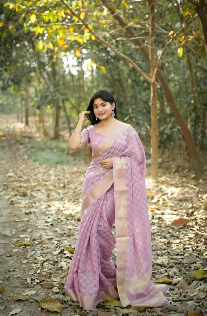 Classy Kalyani Silk Saree & Blouse with Designer Weaving Checks