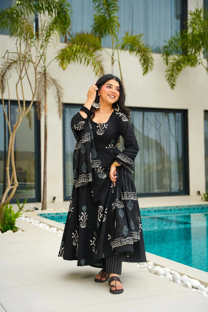 Classic Black Anarkali For Plus Size – Ethnic & Elegant