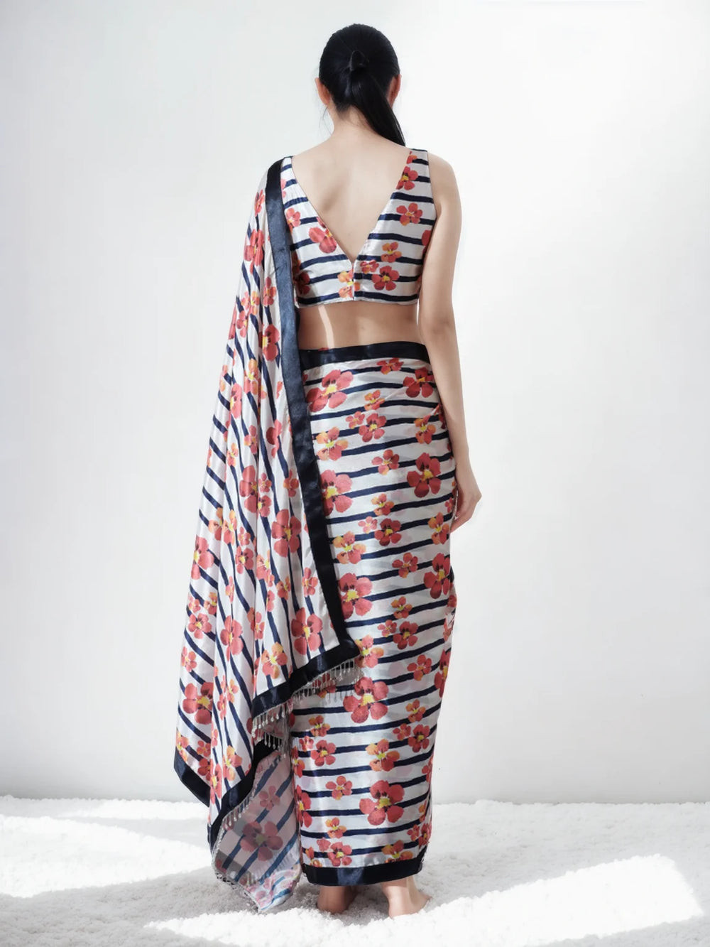 Buy Cream Saree Digital Work Silverbin
