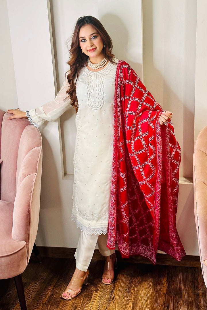 Off White Georgette Salwar Kameez | Stunning Dupatta & Elegant Design