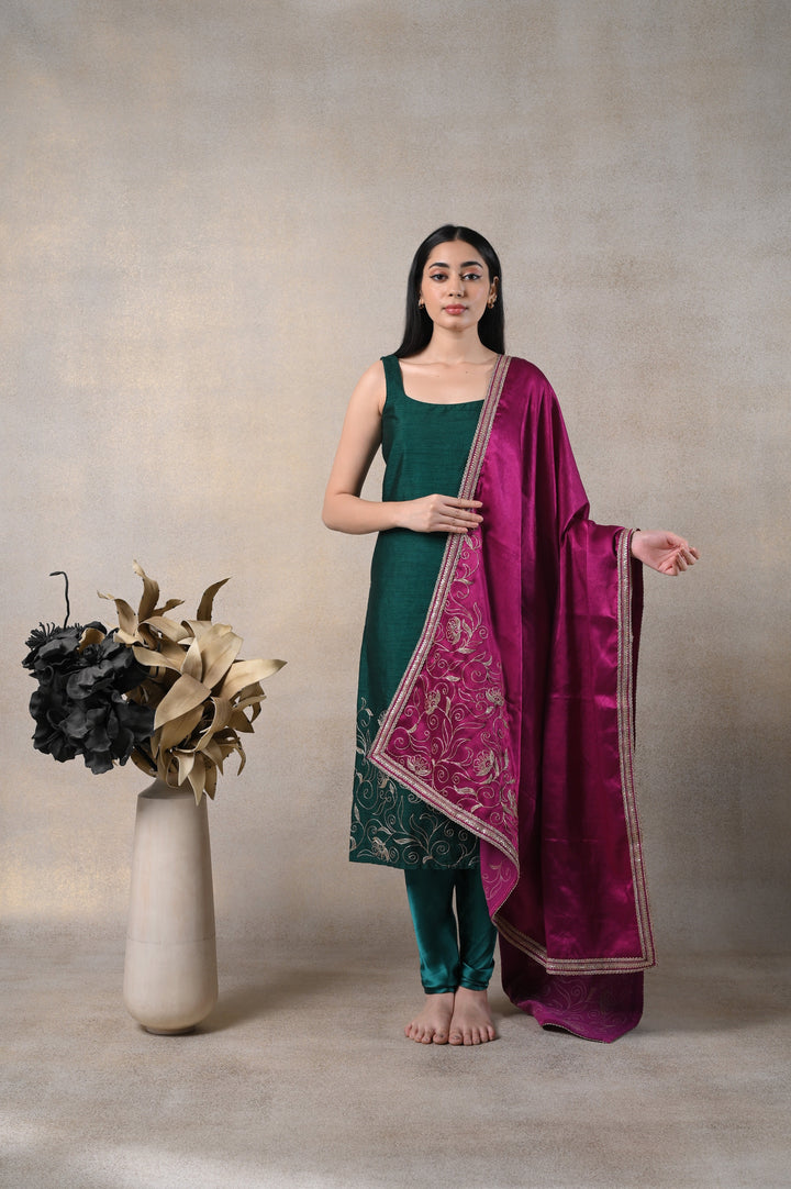 Royal Pakizah Embroidered Suit Set | Gaji Silk Dupatta & Feminine Chudidaar