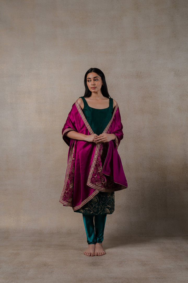 Royal Pakizah Embroidered Suit Set | Gaji Silk Dupatta & Feminine Chudidaar