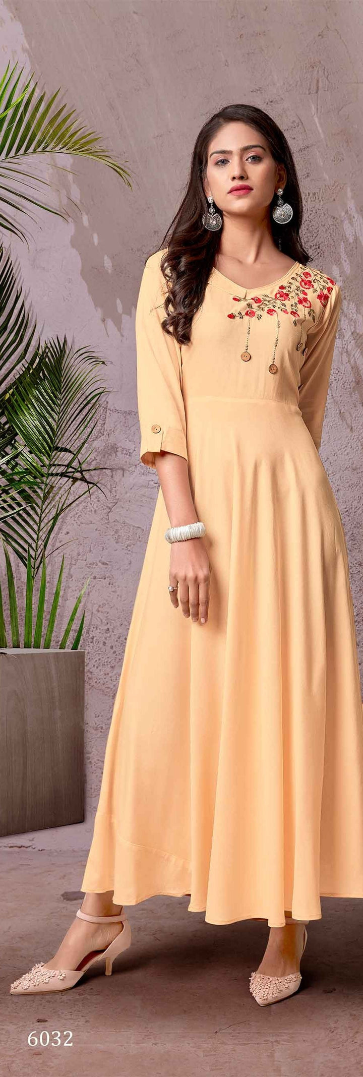 Resham & Zari Work Pure Cream Kurta | Party Wear Kurti for Women