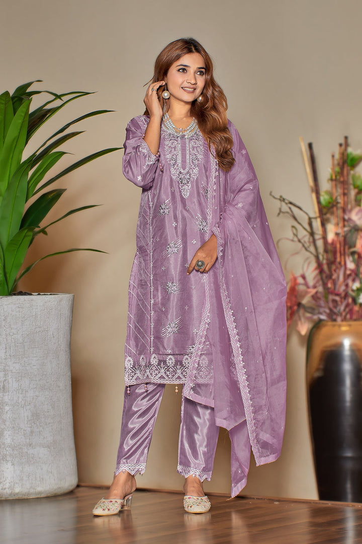 Light Purple Organza Suit Set | Timeless Ethnic Attire with a Graceful Dupatta