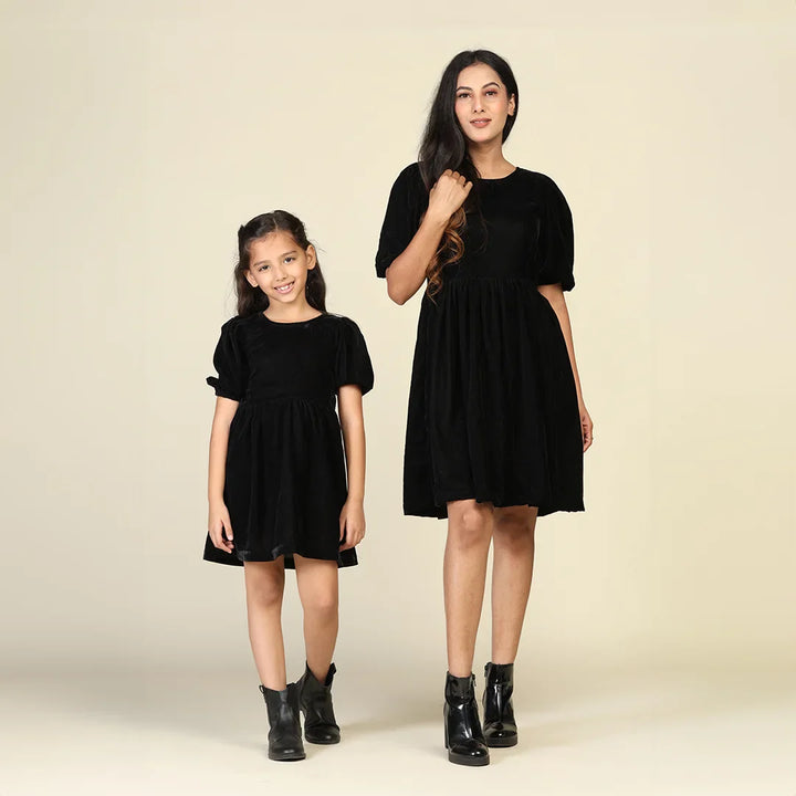 Black Velvet Skater Dress Set for Mom & Daughter - Stylish Matching Outfits