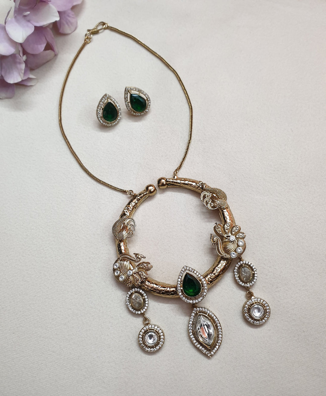 Elegant Pendant Set | Stylish Jewelry Collection
