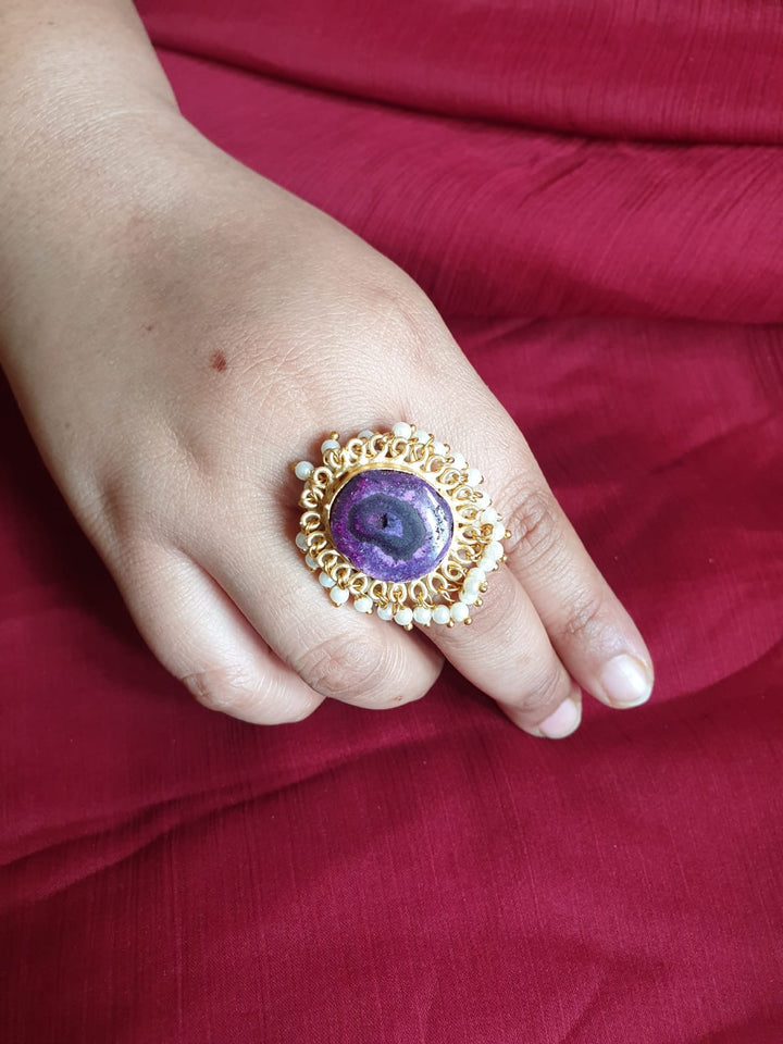 Vintage-Inspired Gemstone Ring | Elegant Antique-Style Jewelry