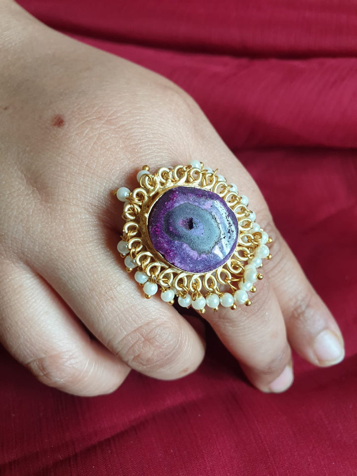 Vintage-Inspired Gemstone Ring | Elegant Antique-Style Jewelry