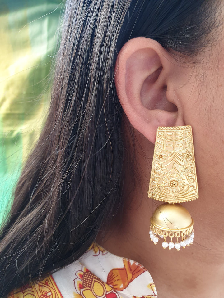 Floral Engraved Matte | Gold Jhumki Earrings Edition