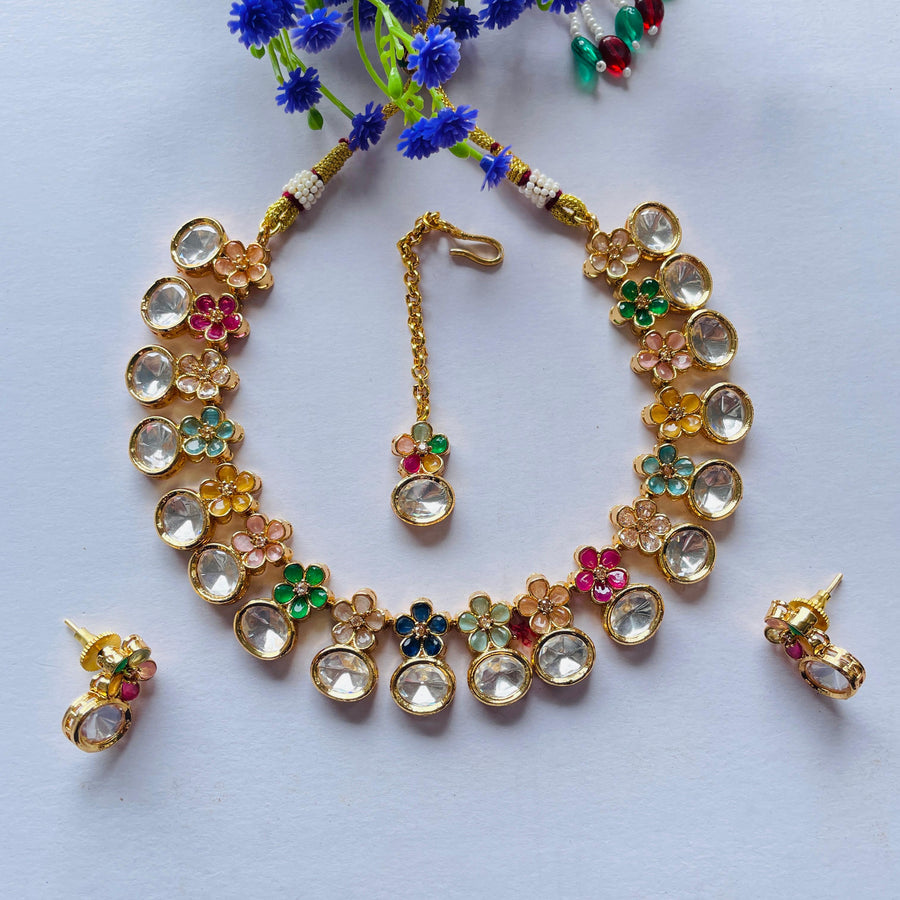 Gorgeous traditional Polki set, ideal for wedding and party wear.
