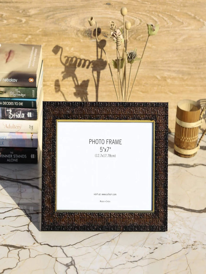 Vintage Gulley Photo Frame | Modern Display Stand & Wall Hooks Included