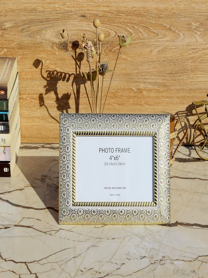 Modern Photo Frame | Versatile Display with Glass Protection & Stand