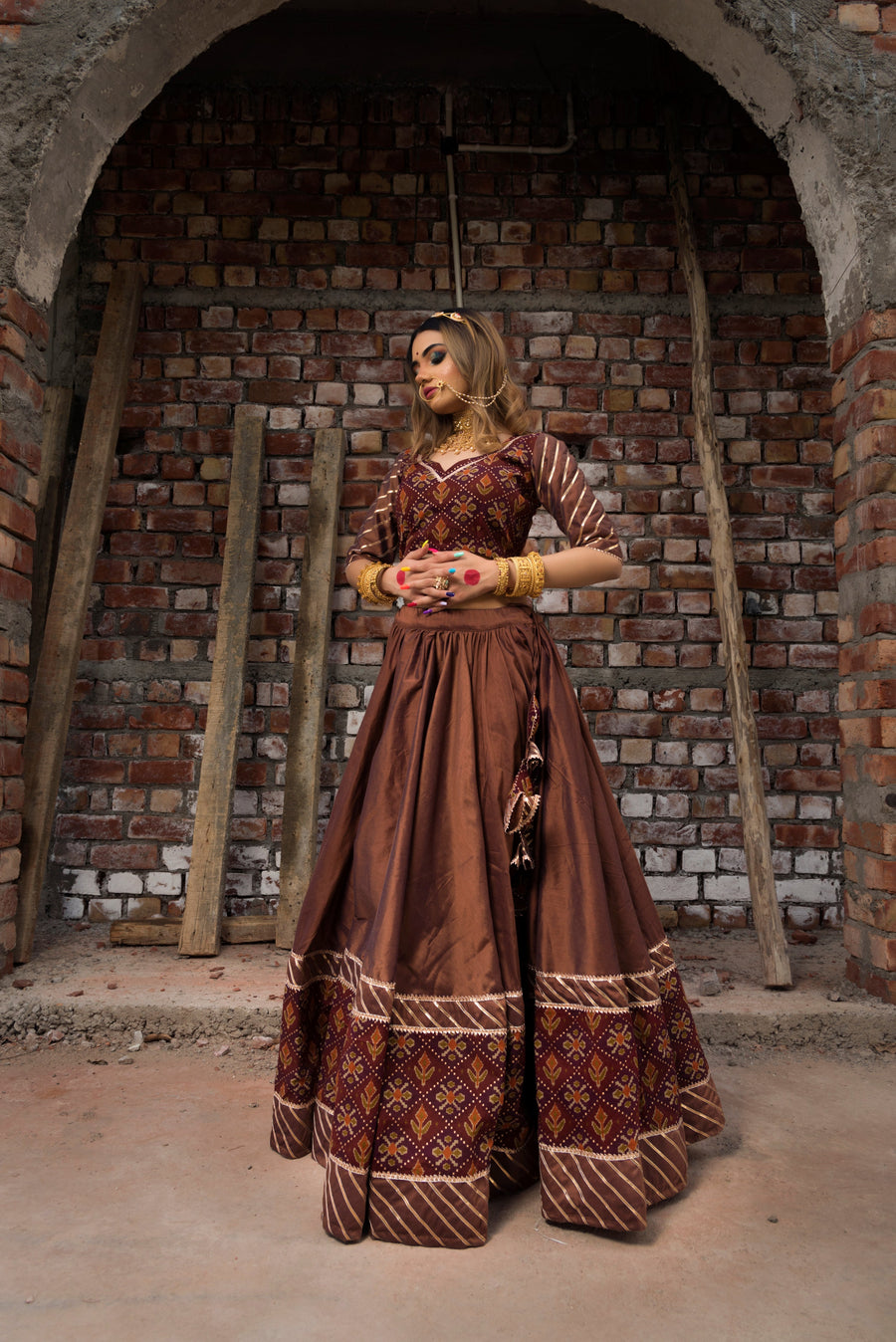 CHHAYA BROWN GUJARATI LEHENGA SET - Pomcha Jaipur