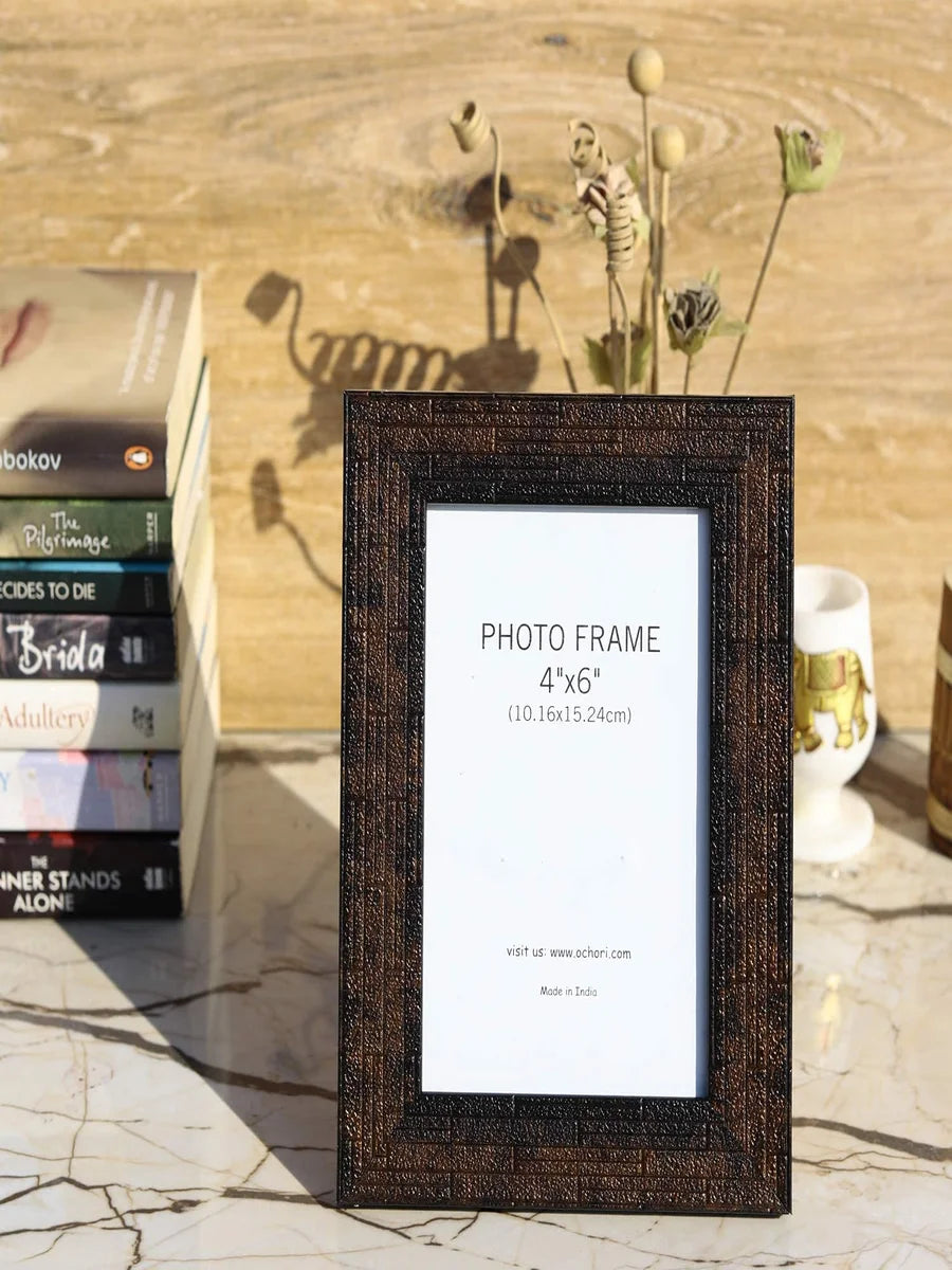 Vintage Gulley Photo Frame | Modern Design with Stand & Wall Hooks