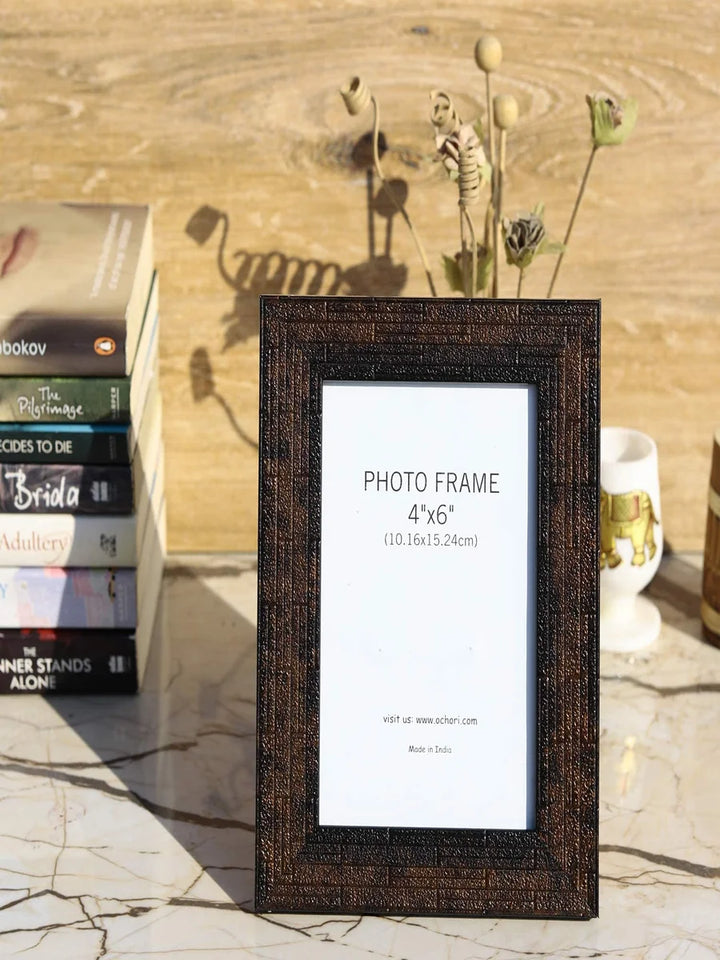 Vintage Gulley Photo Frame | Modern Design with Stand & Wall Hooks