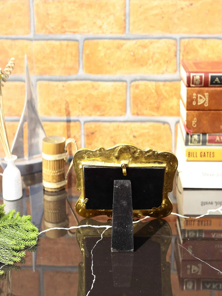 Vintage Gulley Photo Frame | Modern Design with Stand and Hanging Hooks