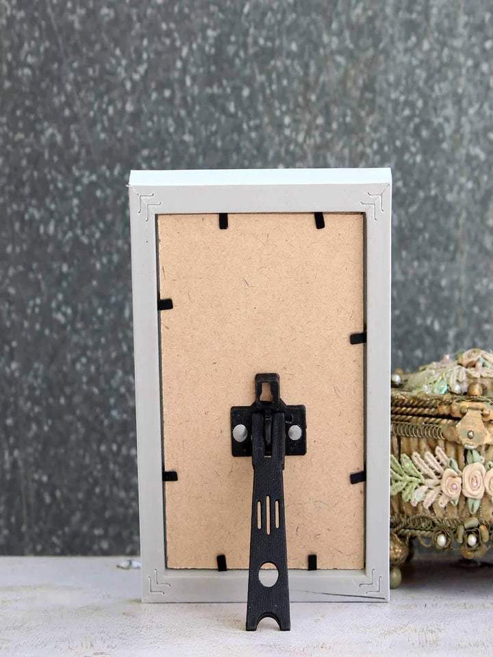 Eye-Catching Modern Photo Frame | Display Art & Memories Stylishly