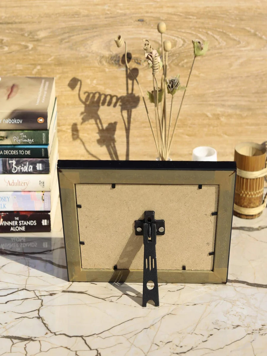 Vintage Gulley Photo Frame | Modern Design with Stand & Wall Hooks