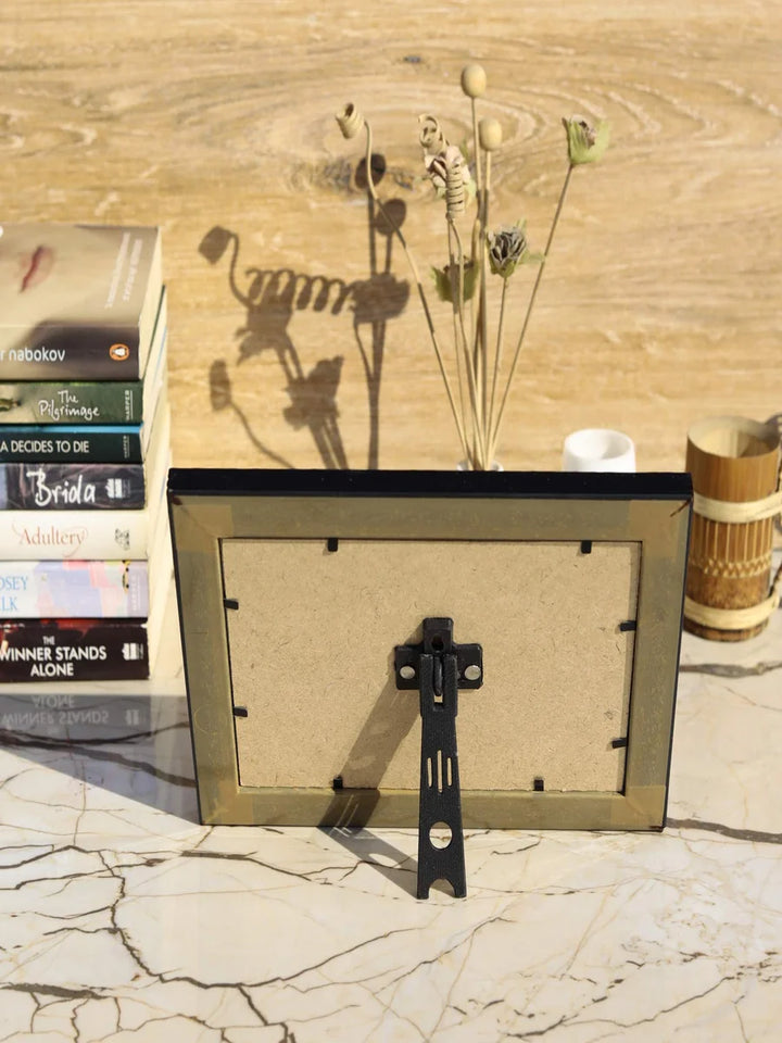 Vintage Gulley Photo Frame | Modern Design with Stand & Wall Hooks