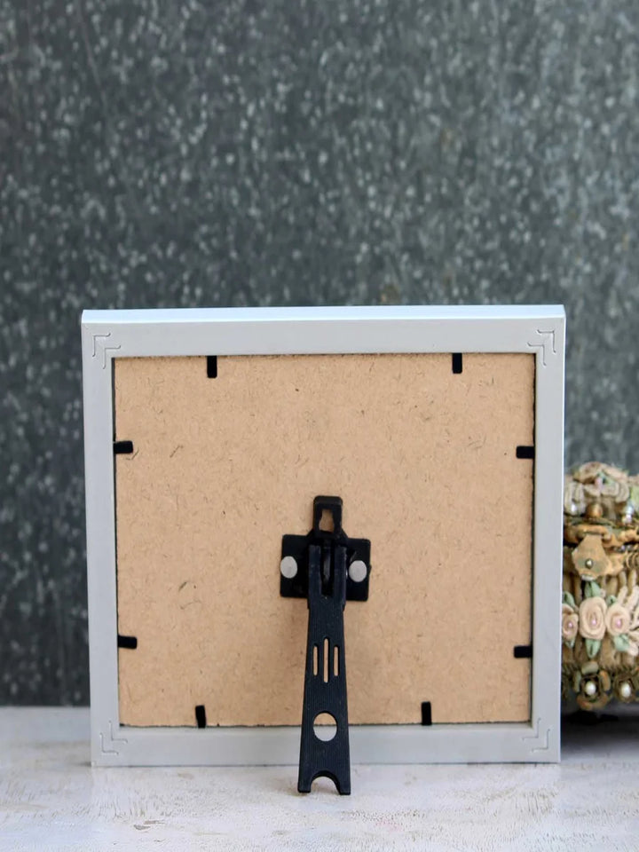 Modern Photo Frame for Memories | Versatile Display for Home & Office