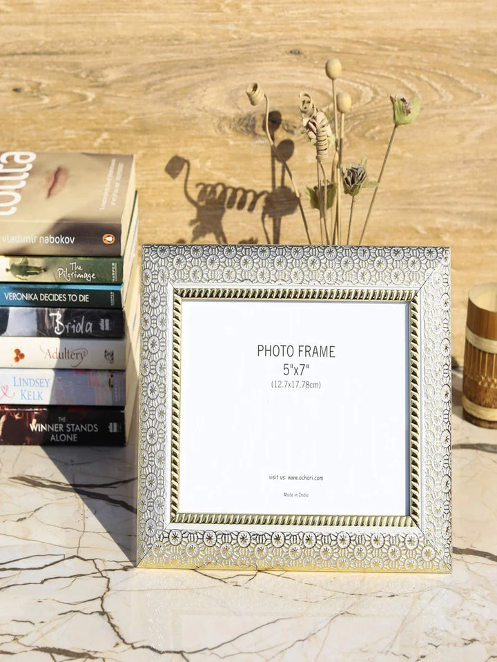 Vintage Gulley Photo Frame | Modern Display with Stand & Wall Hooks