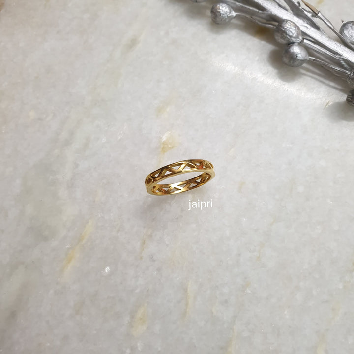 Gold Geometric Ring | (Size US 7) Fashionable