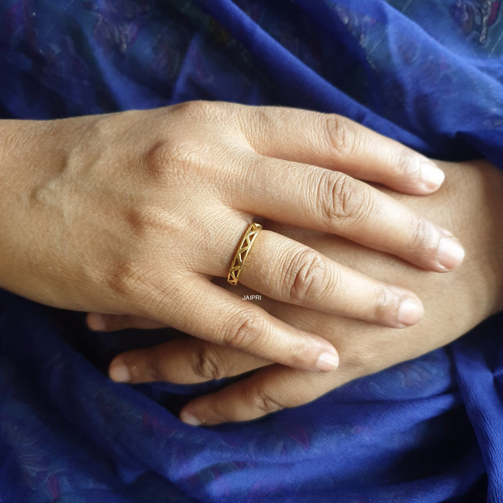 Gold Geometric Ring | (Size US 7) Fashionable