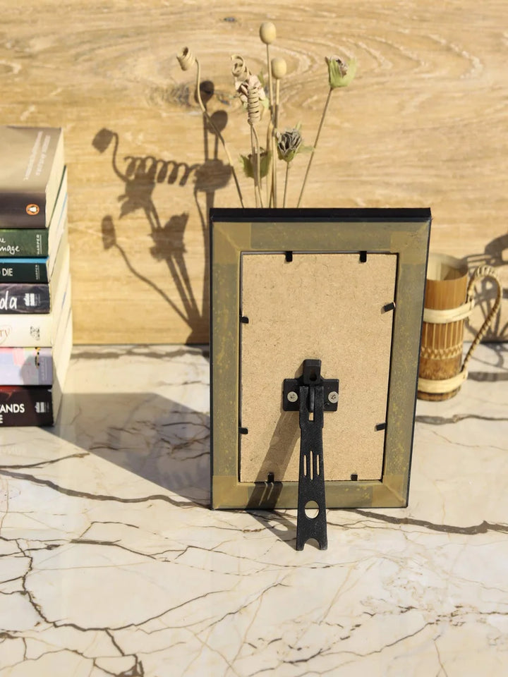 Vintage Gulley Photo Frame | Modern Display with Glass Face & Stand