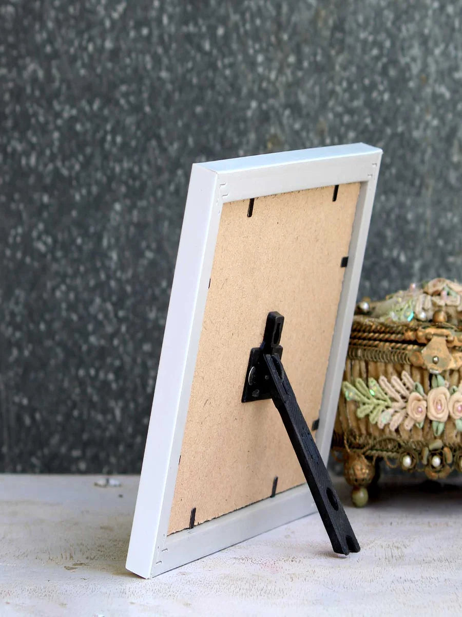 Modern Photo Frame for Memories | Versatile Display for Home & Office