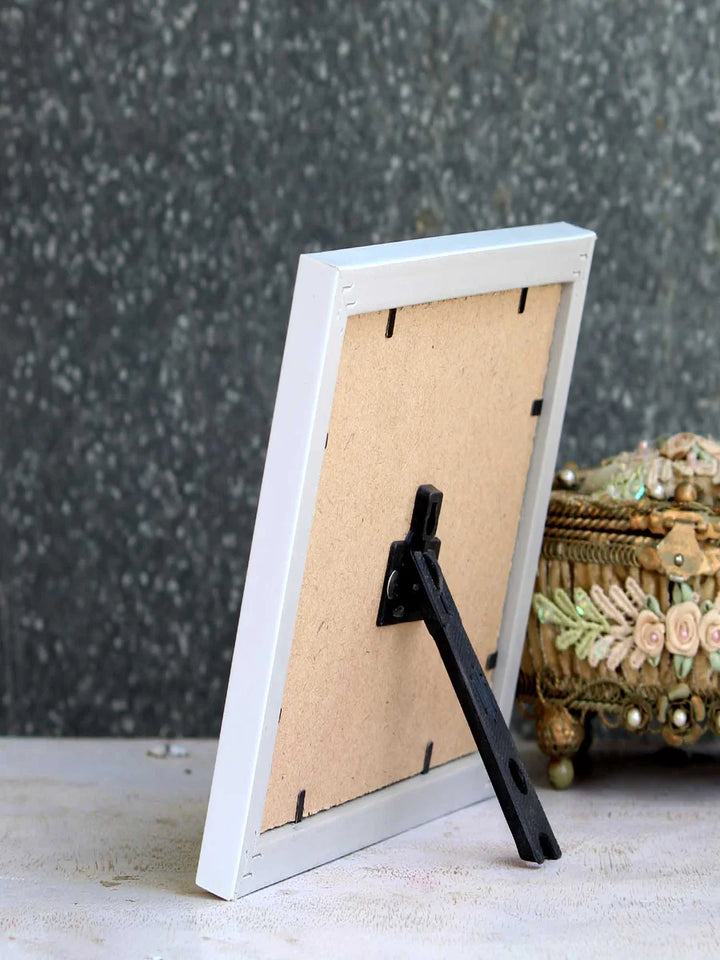 Modern Photo Frame for Memories | Versatile Display for Home & Office