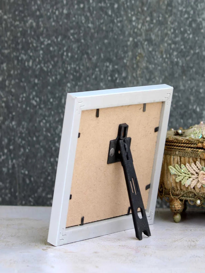 Eye-Catching Modern Photo Frame | Perfect for Home, Office, Gifts