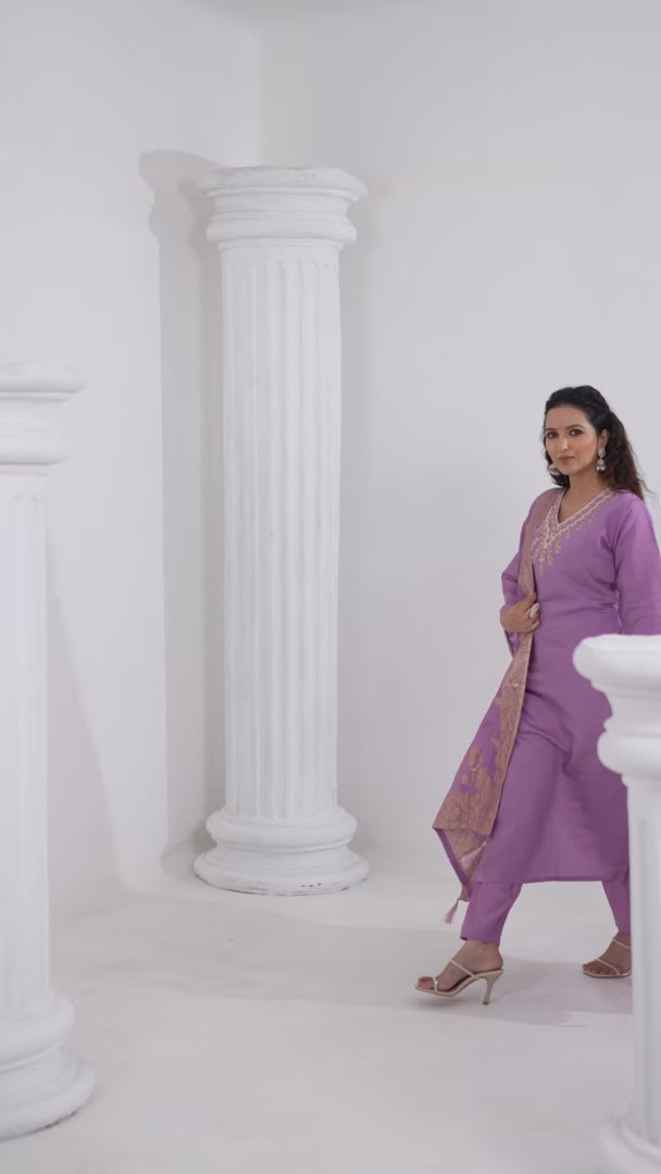 Stylish Pink Embroidered Salwar Kameez Set for Festive Wear