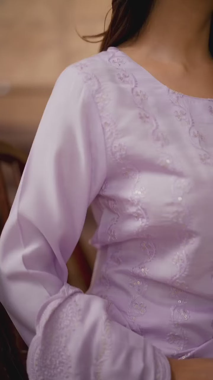 Peri Chanderi Salwar Kameez | Elegant Embroidered Festive Wear