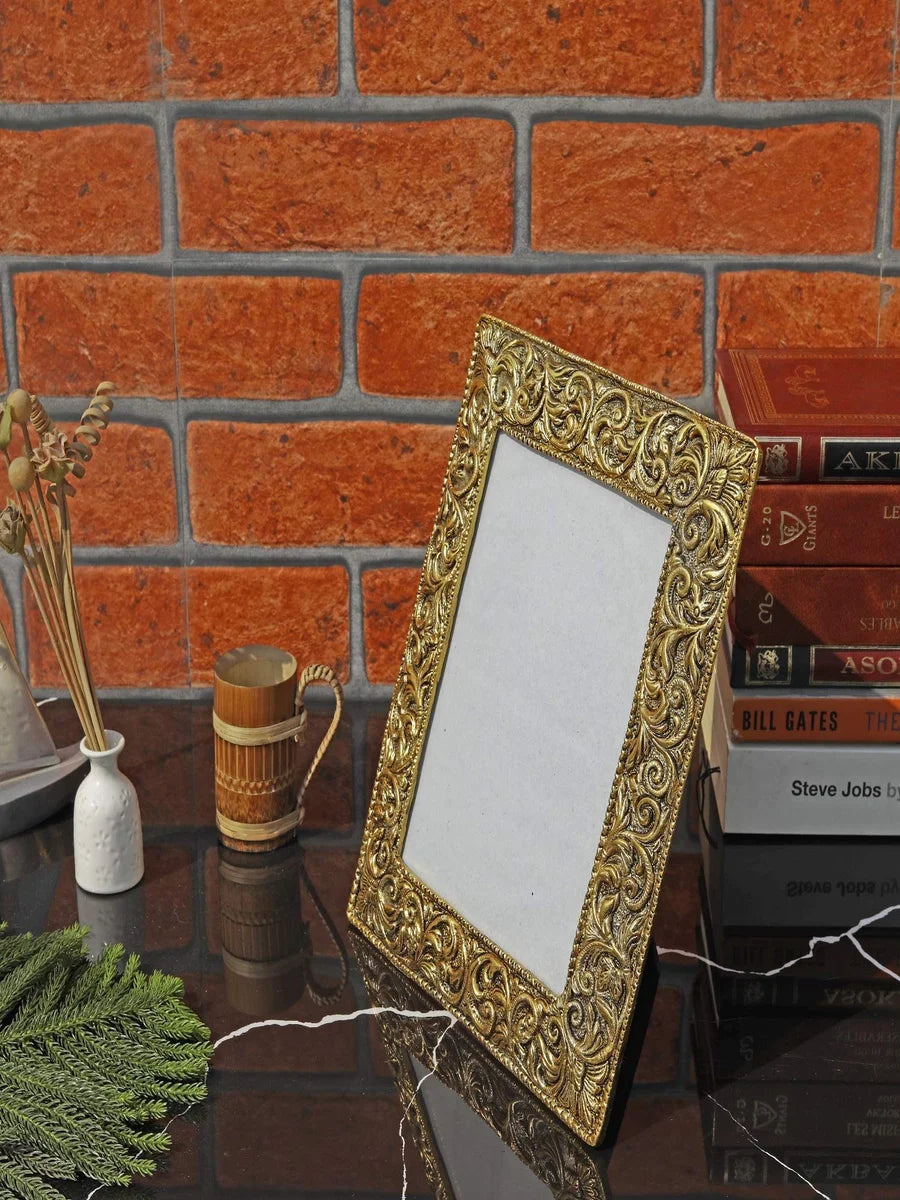 Modern Photo Frame for Home or Office | Stand and Wall Mount Included