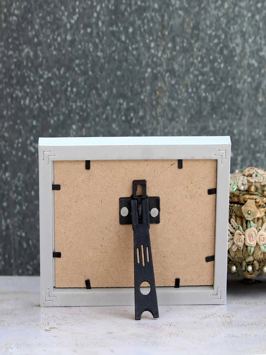 Eye-Catching Modern Photo Frame | Perfect for Home, Office, Gifts