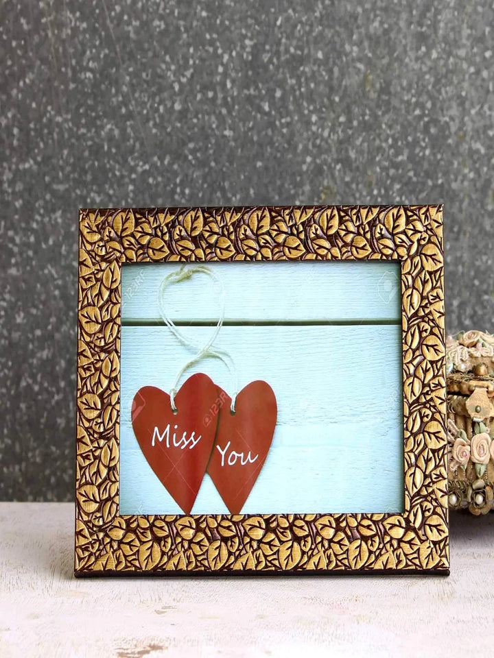 Vintage Gulley Photo Frame | Modern Art Display Stand for Memories