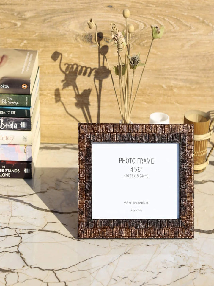Vintage Gulley Photo Frame | Elegant Design with Stand and Wall Hooks