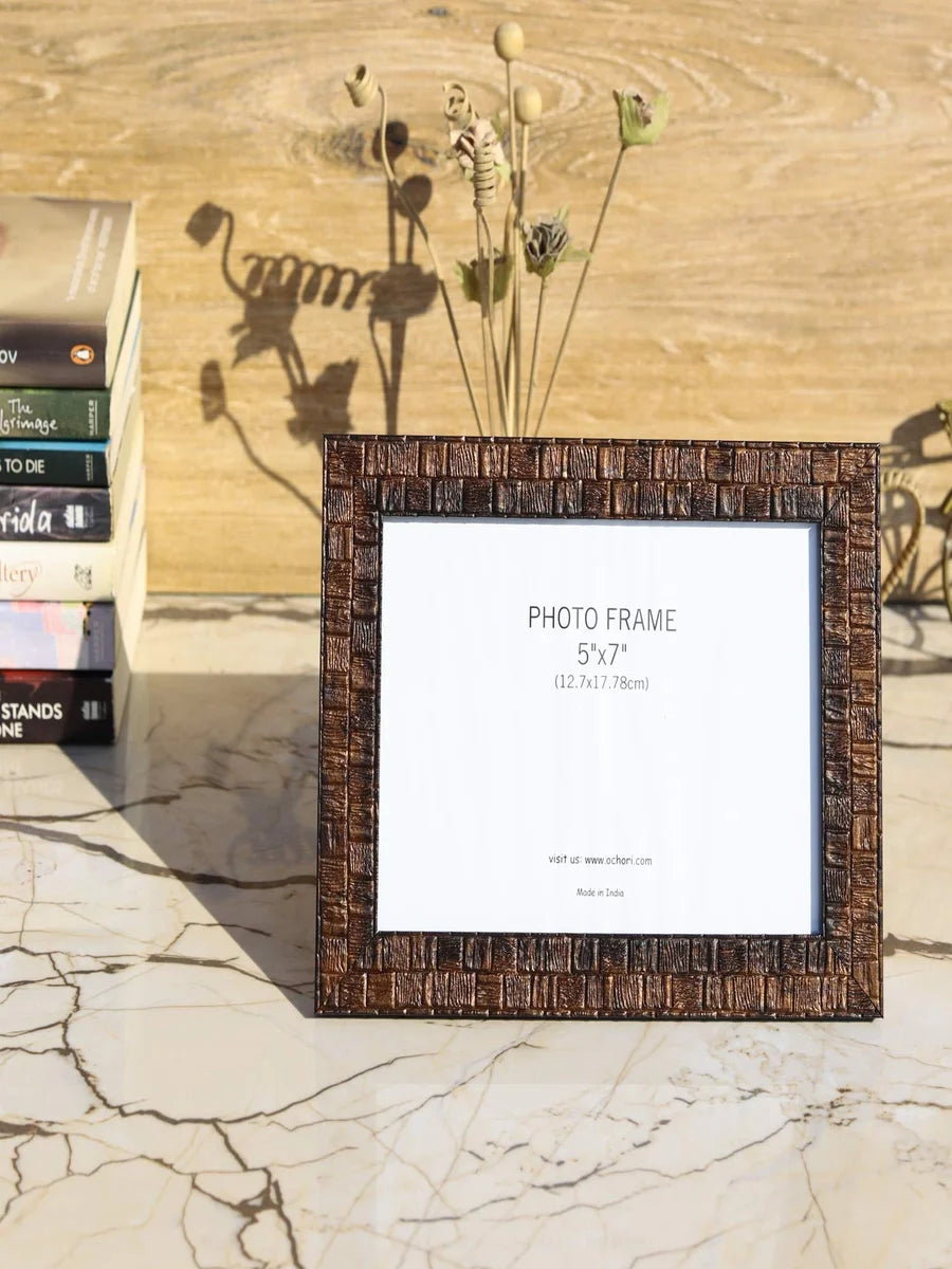 Vintage Gulley Photo Frame | Modern Wall & Tabletop Display Decor