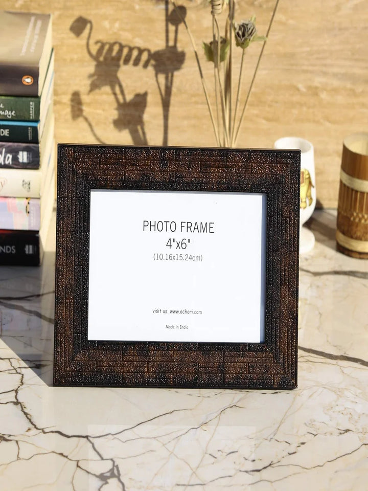 Vintage Gulley Photo Frame | Modern Design with Stand & Wall Hooks